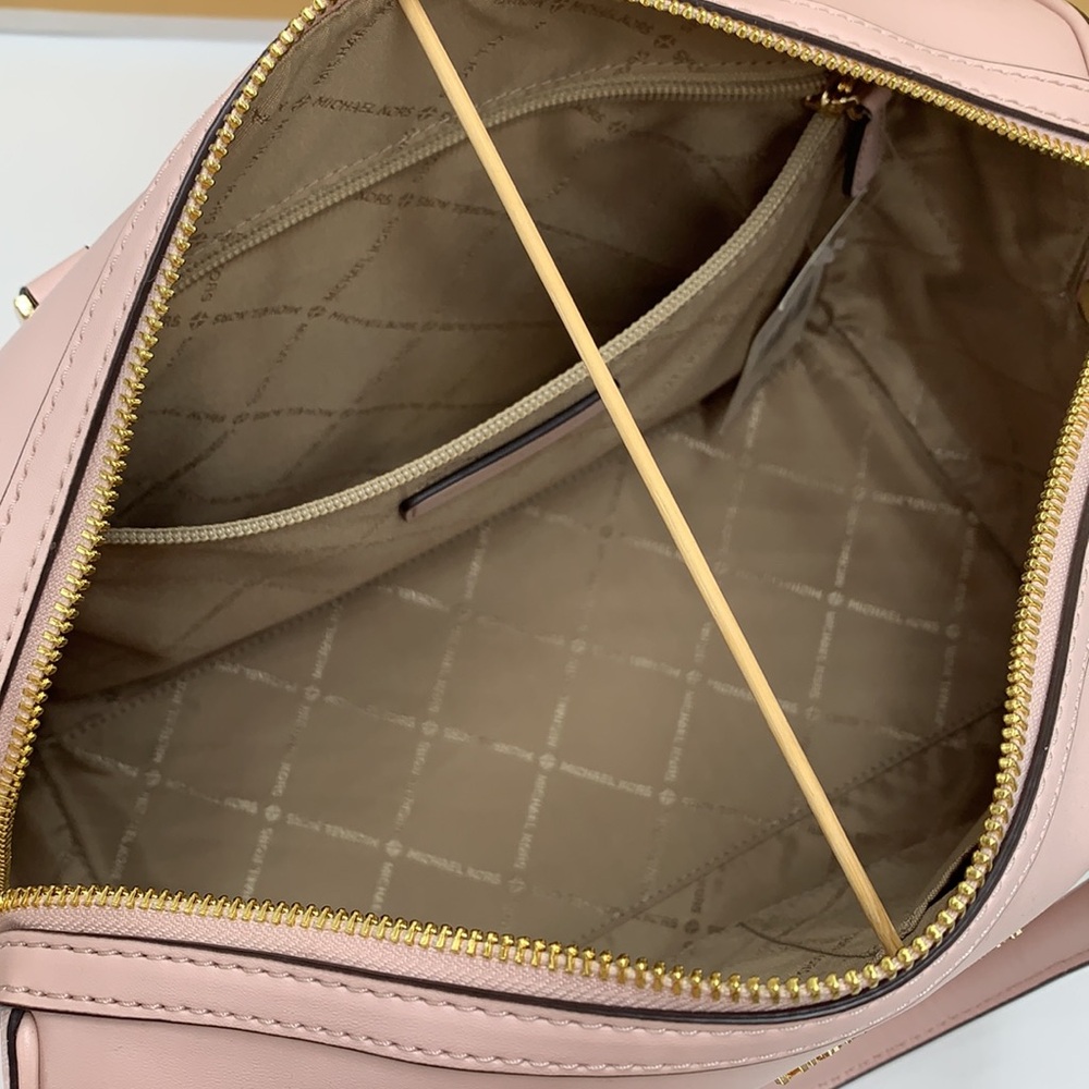 Michael Kors med Duffle Travel - Leather/Coated Light Powder Blush - Picture 13 of 16